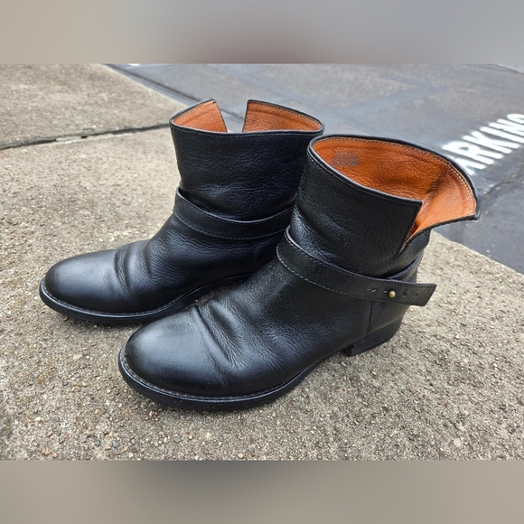 Madewell Other - Madewell Black Leather Boots - Size 6